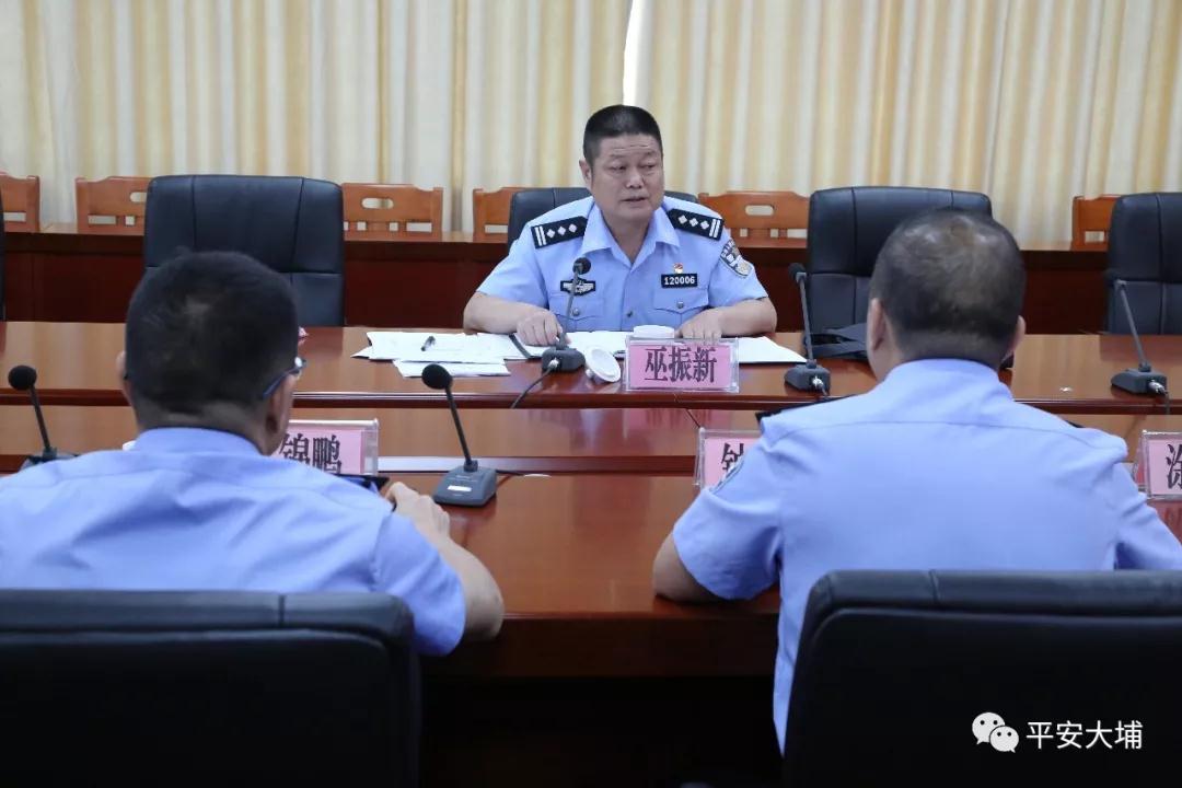 副县长,县公安局党委书记,局长钟旭东,在家局领导,局机关相关部门和