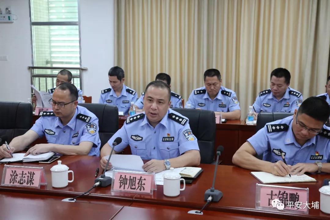 副县长,县公安局党委书记,局长钟旭东,在家局领导,局机关相关部门和