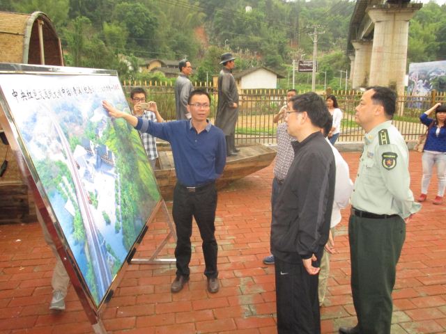 梅州军分区政治部主任赵琼飞一行到我县考察