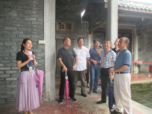 珠江实业老总_陕西凯德实业老总照片(2)